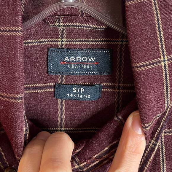 Arrow Men's Button Down Shirt S 14-14.5 Burgundy Red Check Collared Long Sleeve - Picture 6 of 8